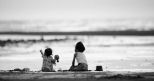 見えないものを見る子