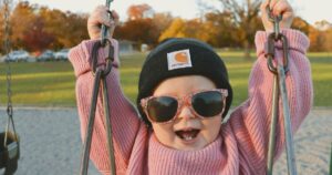 楽しいぜという赤ちゃん